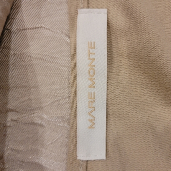 Elegant Beige Sleeveless Dress - Picture 4 of 6